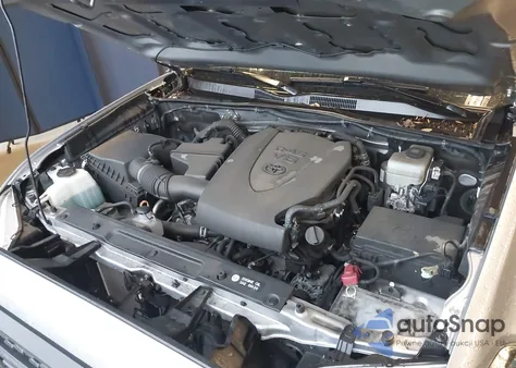 2018 Toyota Tacoma Trd Off Road z USA, uszkodzony, nr VIN 3TMCZ5AN5JM181797